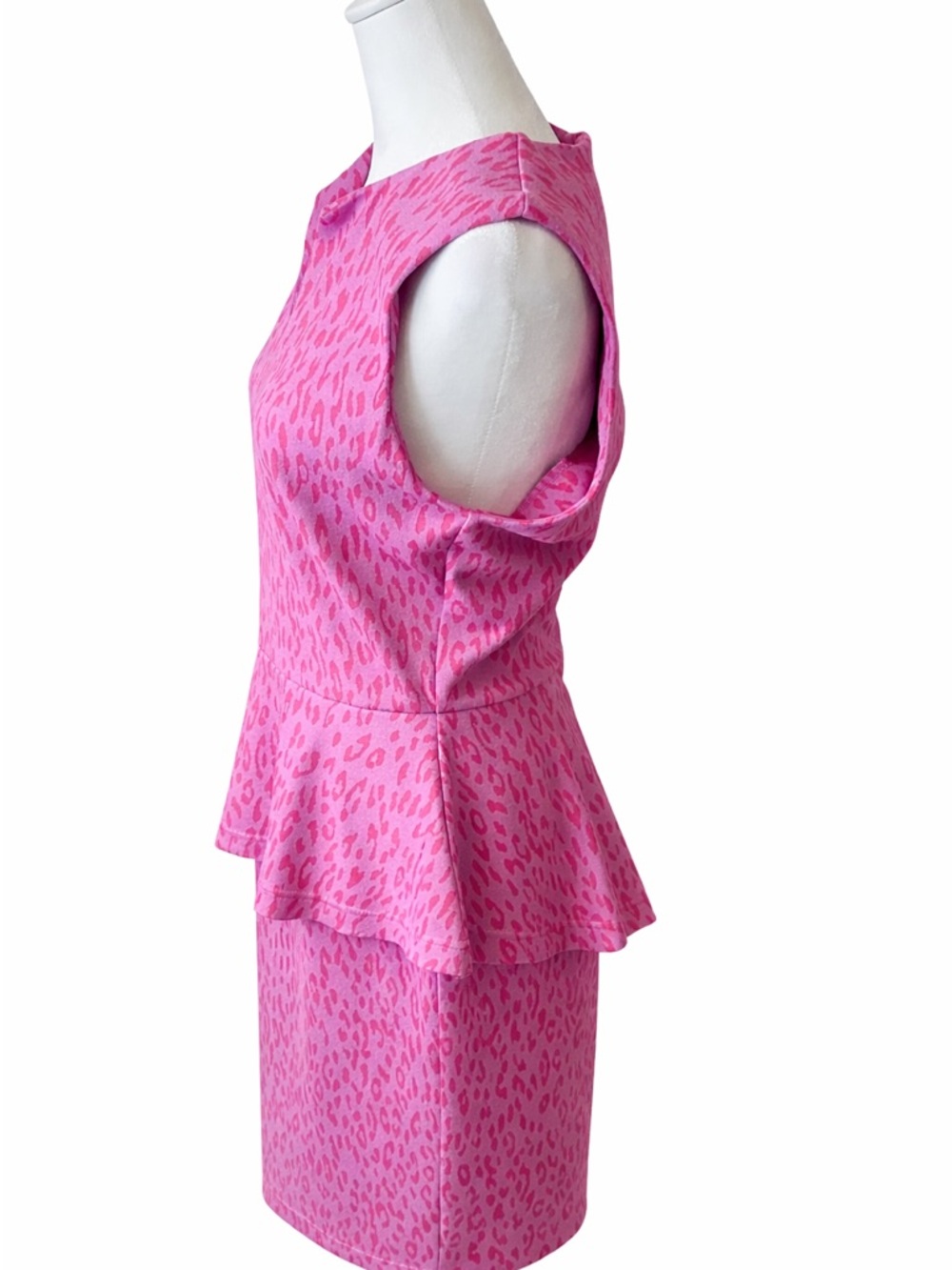 Tyler Boe Knit Pink Leopard Print Peplum Midi Dress - Picture 2 of 3